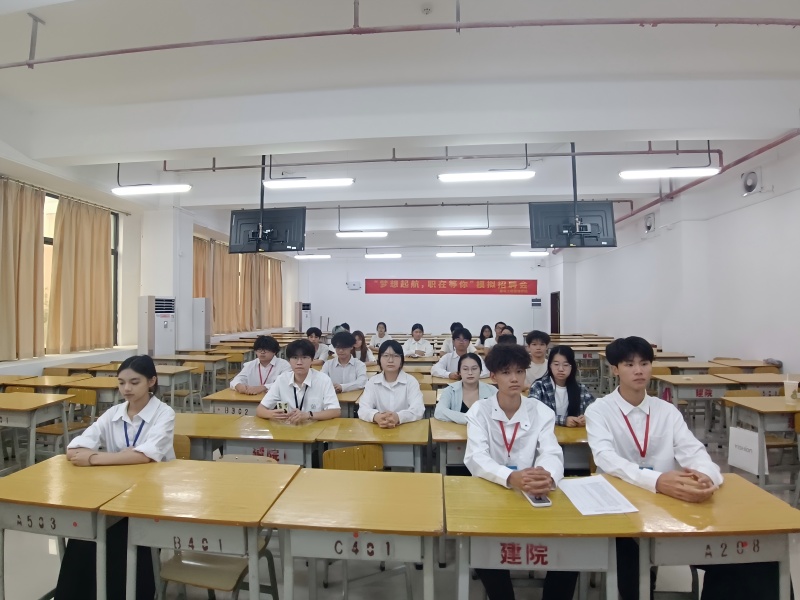活动合影3(1).jpg