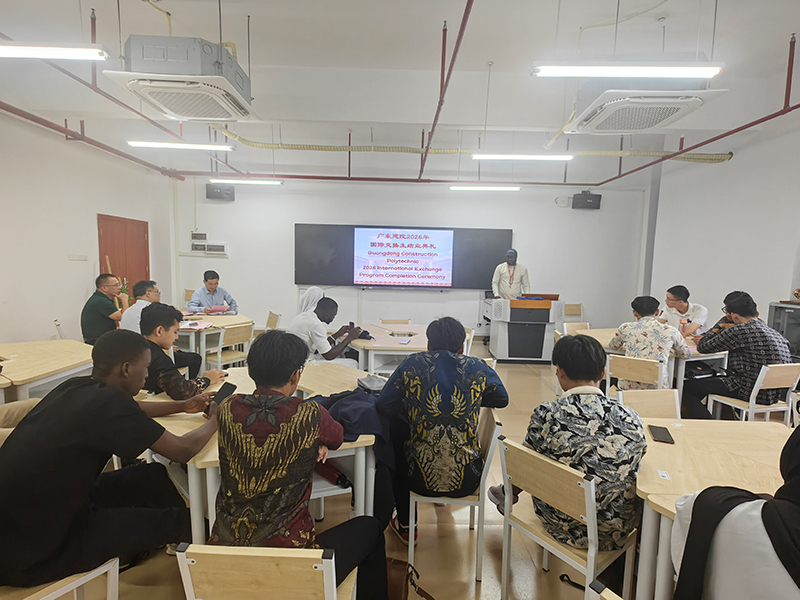 学生代表发言.jpg